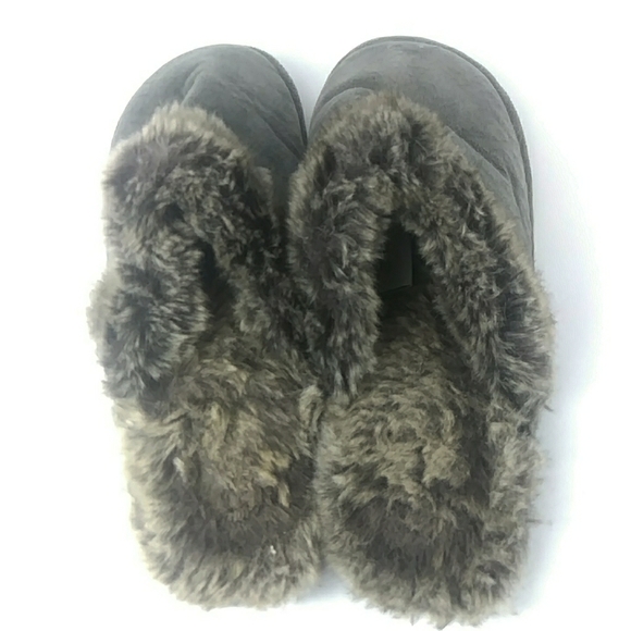 Restoration Hardware Luxe Faux Fur Slippers 2 - Picture 5 of 16
